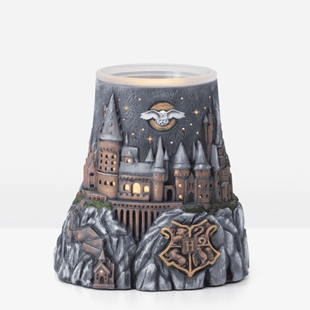 Scentsy Light up Hogwarts Warmer and Wax Set